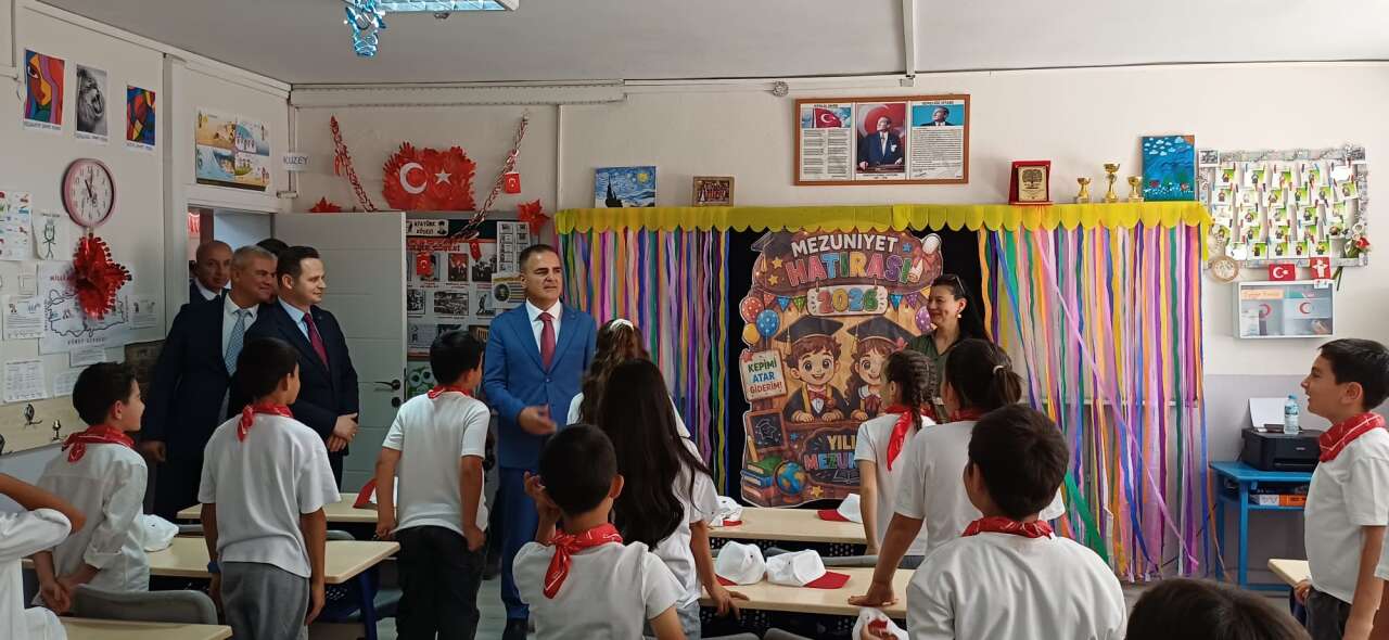 Muğla’da Karne Sevinci: Vali İdris Akbıyık Öğrencilerle Buluştu 13